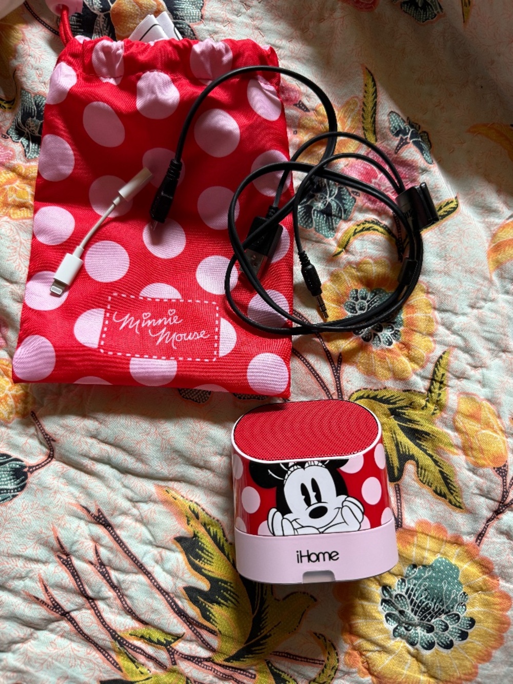 Disney Minnie Mouse iHome Rechargeable Mini Speaker - Includes Travel Bag